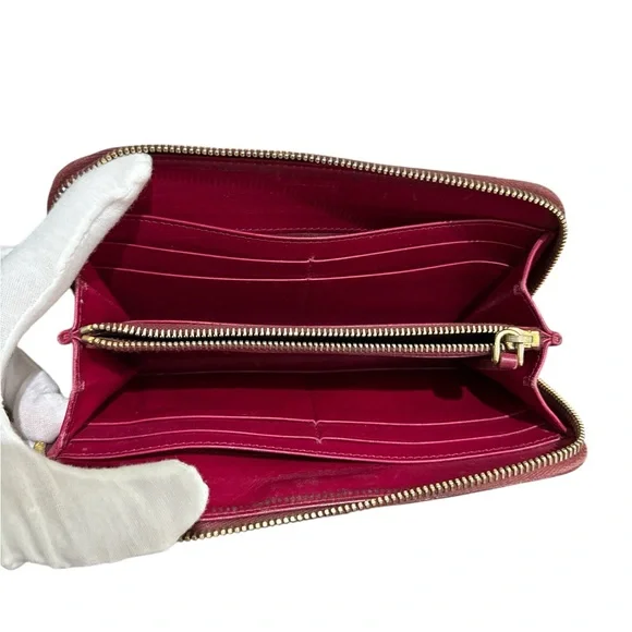 Miu Miu Red Croc-Embossed Zip Wallet - Picture 4 of 8